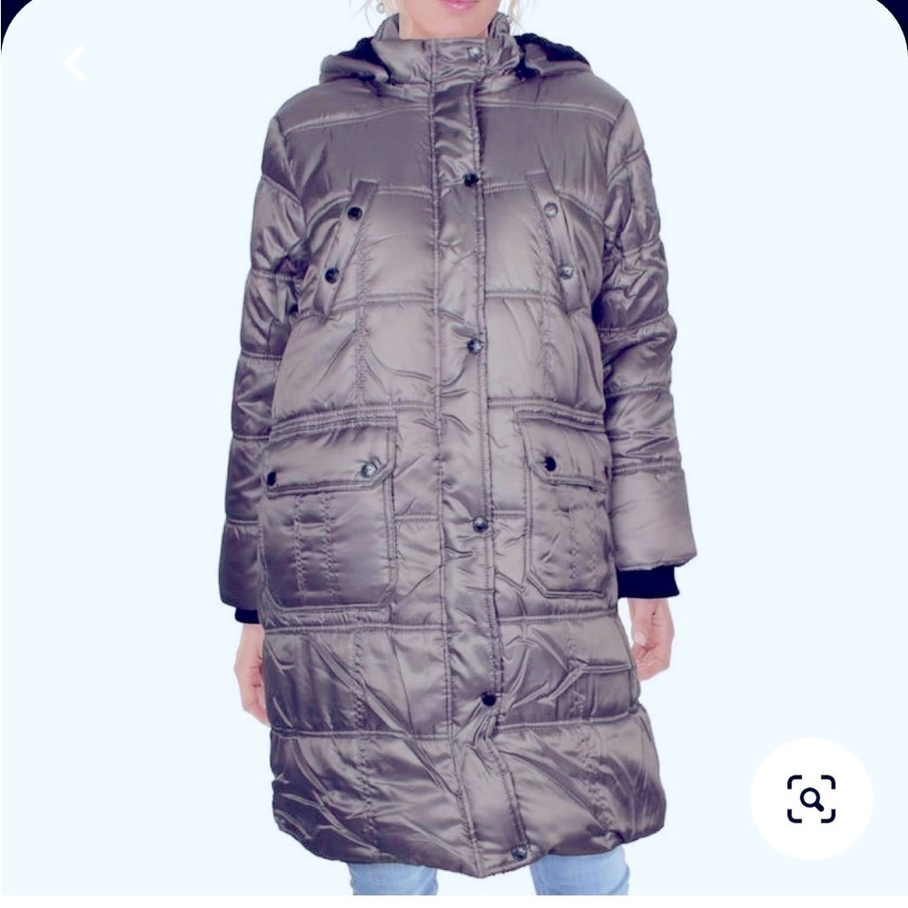 Urban Republic Silver Grey Puffer Coat. Detachable Hood With Faux Fur. Size M.